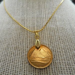 EGYPTIAN TUT PYRAMID COIN PENDANT & Gold Necklace